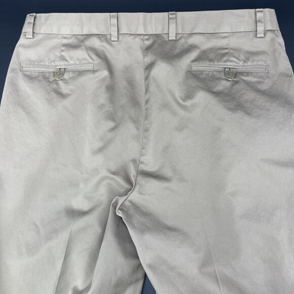 Jos A Bank Traveler Fits Mens 38 x 28 Chinos Cotton Khaki Pleated Cuffed Preppy - Picture 3 of 7